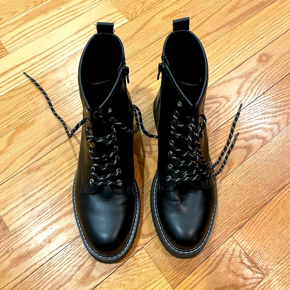 🥾 Madden Girl Combat Boots